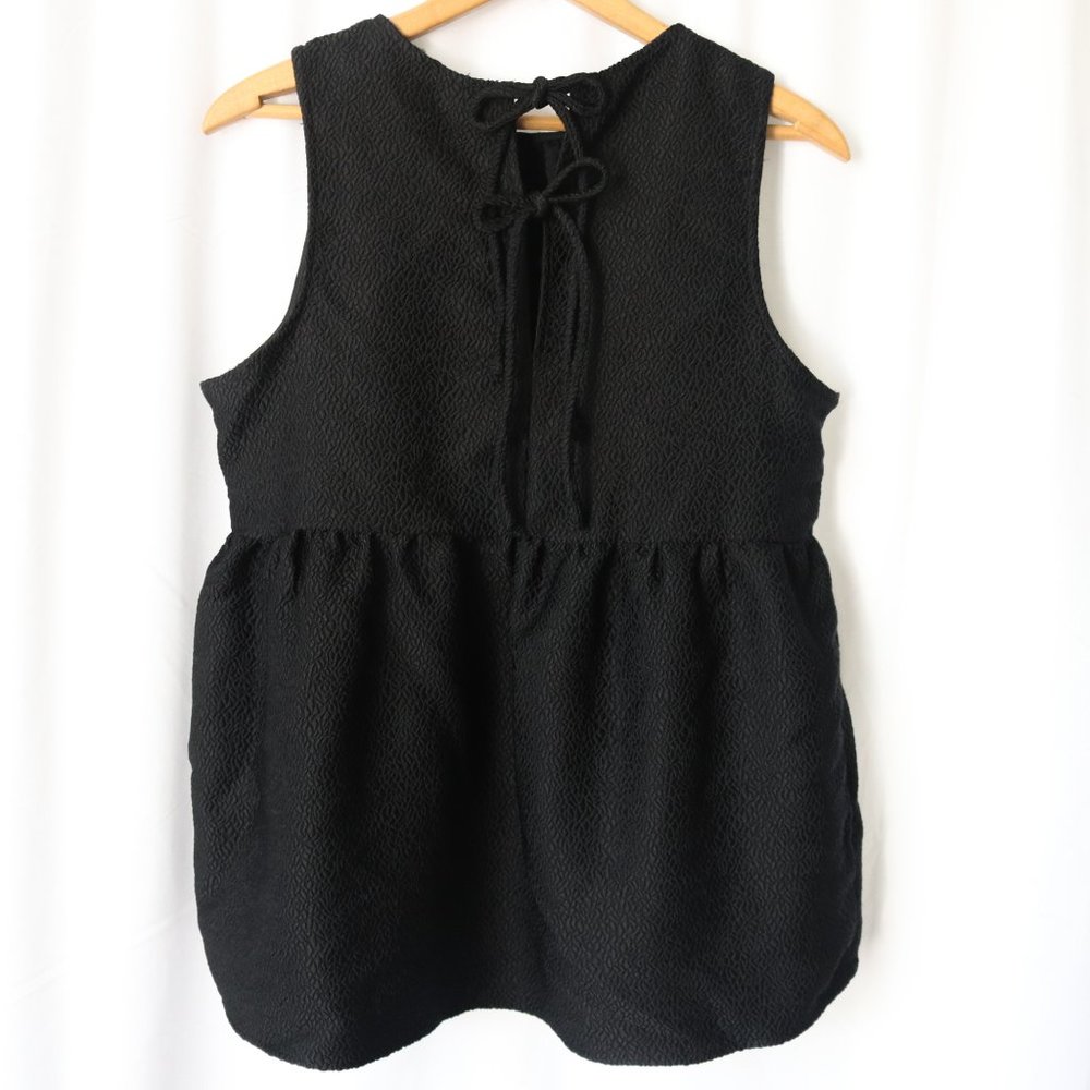 Who What Wear | Black Textured Peplum Tie Back Sleeveless Top Blouse NWT | M - Picture 2 of 11